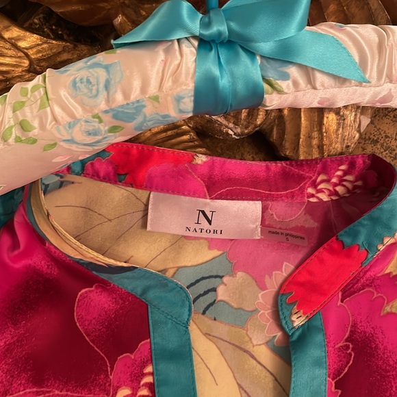 NATORI floral full length lounging gown. Size S - Picture 2 of 13